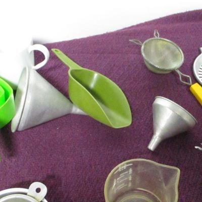 Lot 164 - Kitchen Items