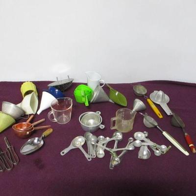 Lot 164 - Kitchen Items