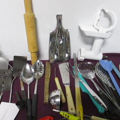 Lot 166 - Kitchen Items