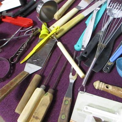 Lot 166 - Kitchen Items