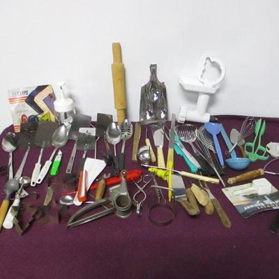 Lot 166 - Kitchen Items