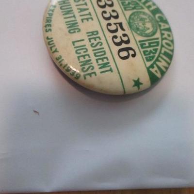 Lot 171 - North Carolina Resident Hunting License 1939 Button