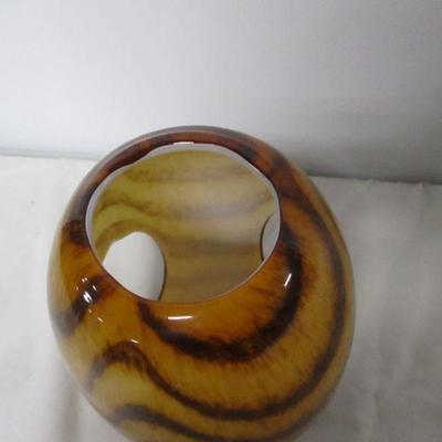 Lot 1 - Decorative Glass Vase