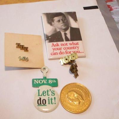 Lot 195 - President Campaign Items