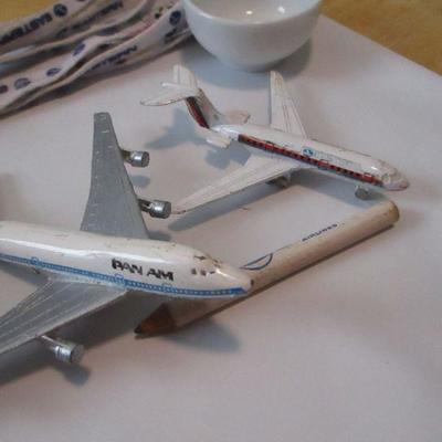 Lot 201 - Airline Items