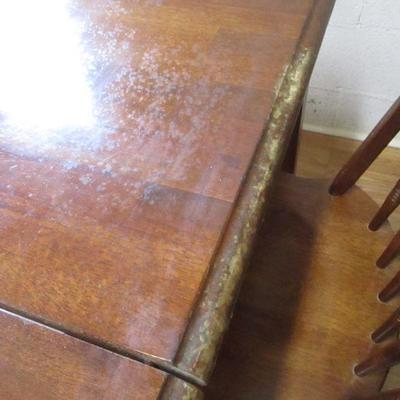 Lot 175 - Dining Room Table With 4 Chairs