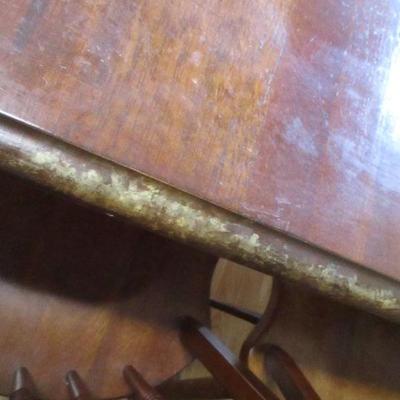 Lot 175 - Dining Room Table With 4 Chairs