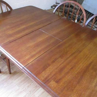 Lot 175 - Dining Room Table With 4 Chairs