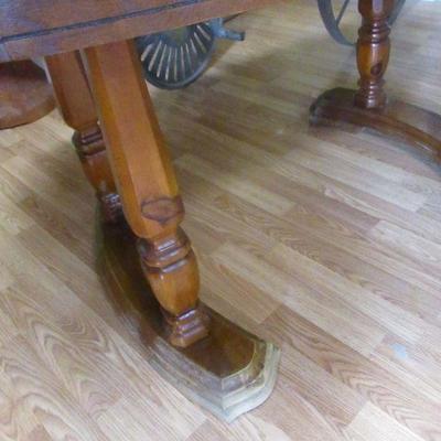 Lot 176 - Dining Room Table With Chairs