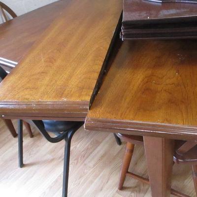 Lot 176 - Dining Room Table With Chairs