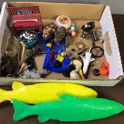 Lot #63 Small Toys - Vintage, Bears, yo-yo, cars, Plastic fishes