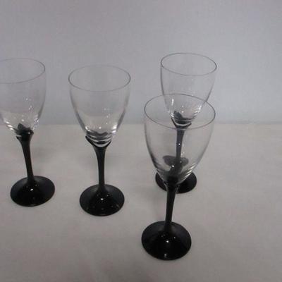 Lot 2 - Decorative Glassware 