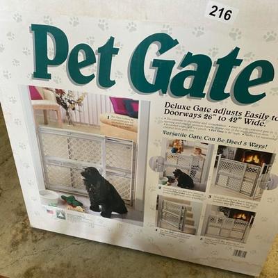 Pet Gate and Evenflo Gate (new in box, new with tag) Lot 216