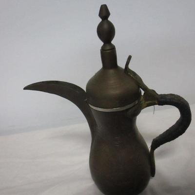 Lot 17 - Wine Water Teapots