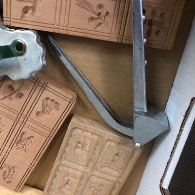 Lot # 144 Vintage Kitchen Utensils 
