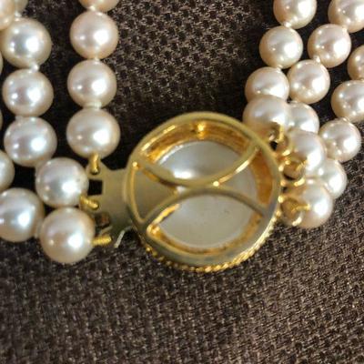 Lot # 158 Pearl Style Ladies Costume Jewels 