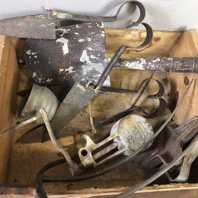 Lot # 183  Crate full of Rusty stuff: Shears, shovel, Pitch fork 