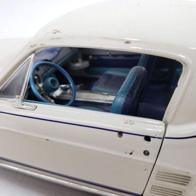Metal Die-cast 1967 Mustang by Ertl - 1/18 scale - missing pieces