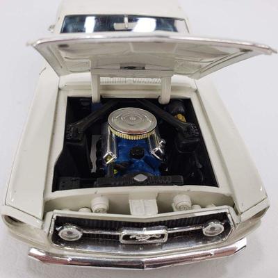 Metal Die-cast 1967 Mustang by Ertl - 1/18 scale - missing pieces