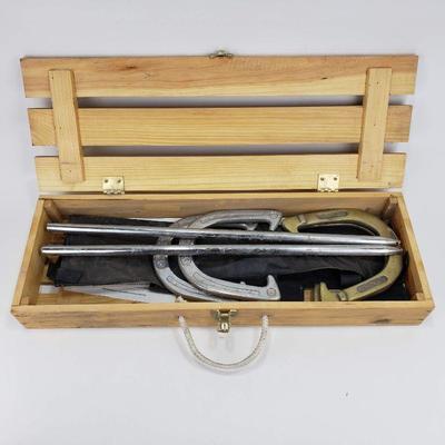 Metal Horseshoe Set With Wood Crate Carry Case
