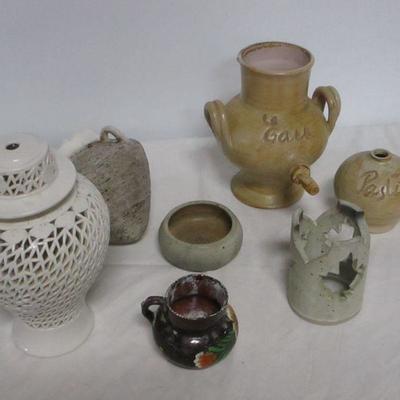 Lot 28 - Decorative Vessels And Vases