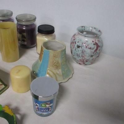 Lot 33 - Candles & Accessories