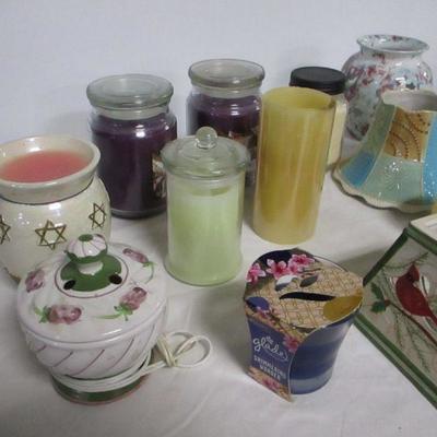 Lot 33 - Candles & Accessories