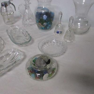 Lot 51 - Decorative Glass Items