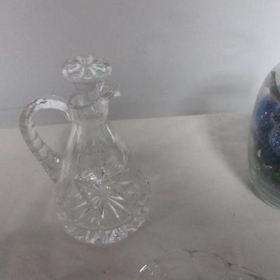 Lot 51 - Decorative Glass Items