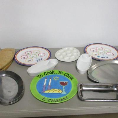 Lot 85 - Serving Platters