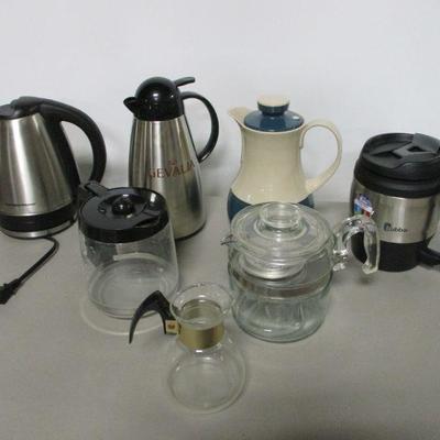 Lot 85 - Coffee Pots Pyrex 