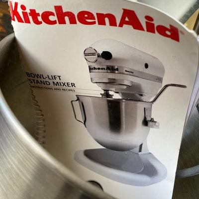 Kitchen Aid Stand up Mixer- Like New- Lot 278