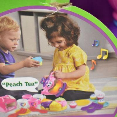 Leapfrog Musical Rainbow Tea Party Deluxe, $25 Retail - New