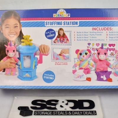 Build-A-Bear Workshop Stuffing Station with Plush. Box Damage, $25 Retail - New