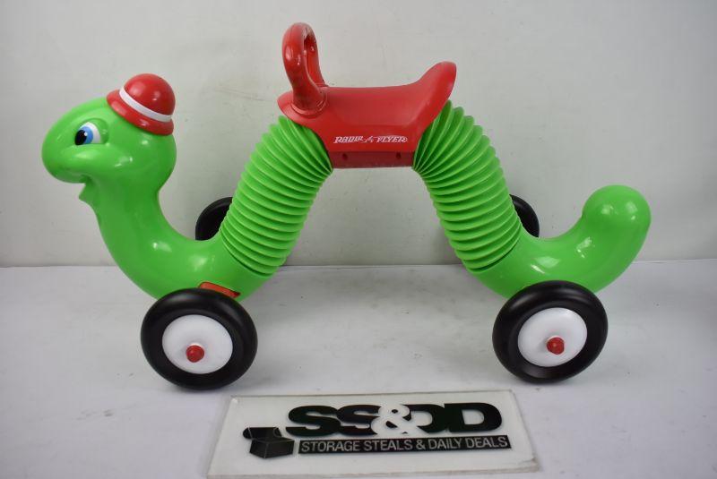 radio flyer green worm