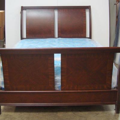 Lot 1001 - Queen Size Sleigh Bed Frame