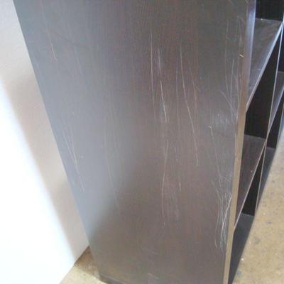 Lot 1040 - Nice Wooden Cubby Bookcase Shelf Unit