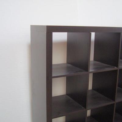 Lot 1040 - Nice Wooden Cubby Bookcase Shelf Unit