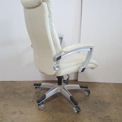 Lot 1048 - Single White Computer Office Chair by Sealy