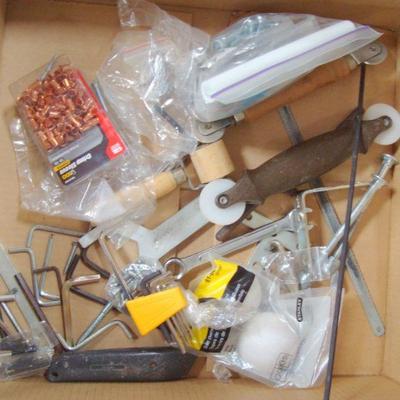 Lot 1054 - Mixed Tool Lot + Studfinder