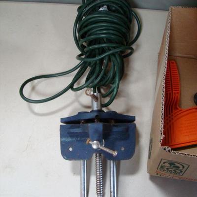 Lot 1056 - Small tool lot with Rockler Vise