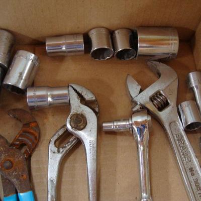 Lot 1060 - Hand Tools and Ratchet Lot 