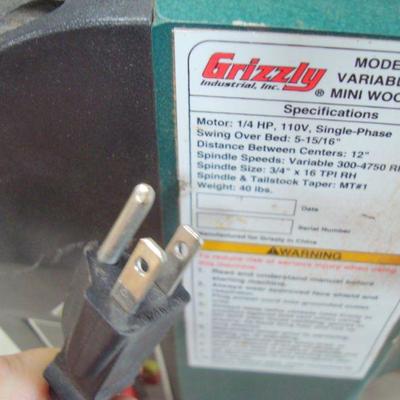Lot 1062 - Grizzly Model G9247 Variable Speed Mini Wood Lathe 