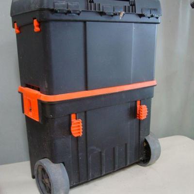 Lot 1065 - Empty Black and Decker Workmate Series Tool Cart