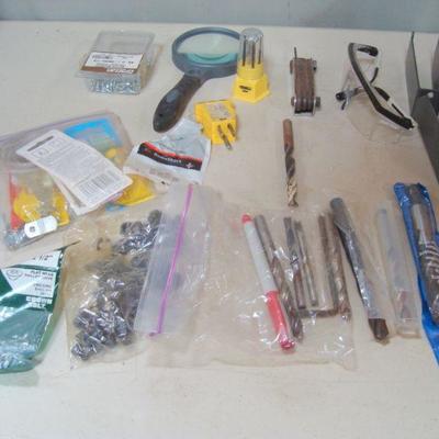 Lot 1069 - Dills and Hardware Lot 