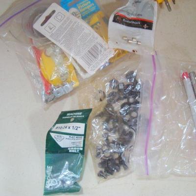Lot 1069 - Dills and Hardware Lot 
