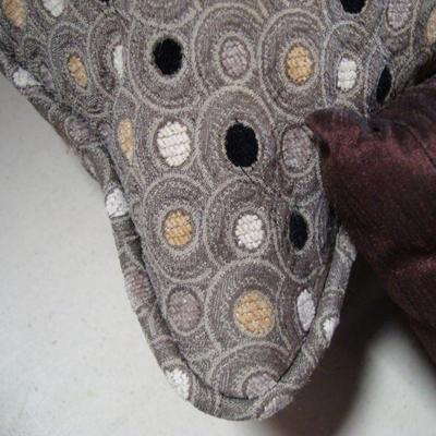 Lot 1073 - Small Sofa Cushion Pillows Lot 