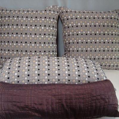 Lot 1073 - Small Sofa Cushion Pillows Lot 