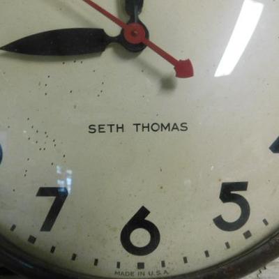 Vintage Seth Thomas Industrial Schoolhouse Bubble Clock