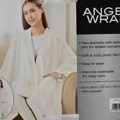 Angel Wrap Plush Throw Blanket w/ Pockets, Camo Print, 50
